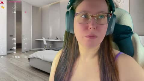 Victoria Romans online show from May 2, 11:21 pm