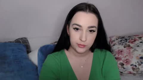 Snapshot of vitalina_freedom chatting on December 3, 4:17 pm Vitalina online show from December 3, 4:17 pm