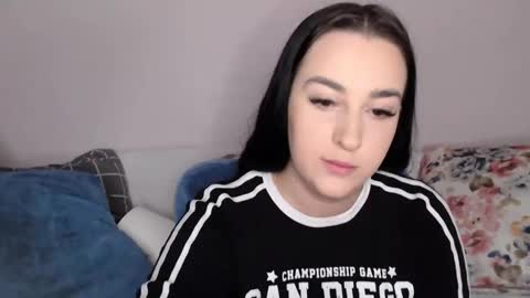 Snapshot of vitalina_freedom chatting on December 5, 1:17 pm Vitalina online show from December 5, 1:17 pm