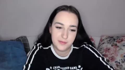 Snapshot of vitalina_freedom chatting on December 5, 4:23 pm Vitalina online show from December 5, 4:23 pm