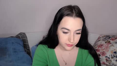 Snapshot of vitalina_freedom chatting on December 10, 4:17 pm Vitalina online show from December 10, 4:17 pm