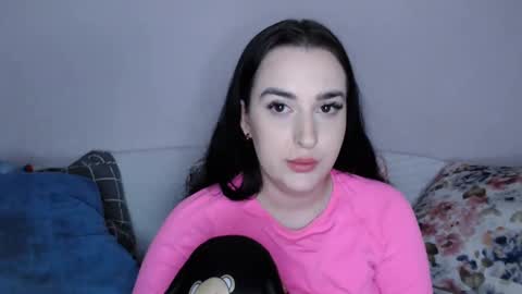 Snapshot of vitalina_freedom chatting on December 12, 4:10 pm Vitalina online show from December 12, 4:10 pm