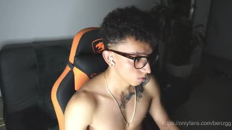 VITO BENZ online show from December 20, 3:24 am