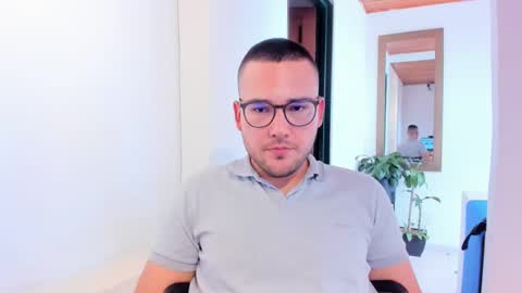 Vito Ferrer online show from March 1, 7:59 pm