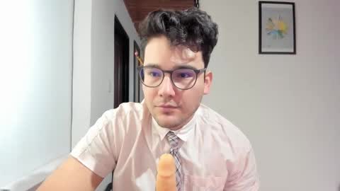 Vito Ferrer online show from October 24, 10:55 am