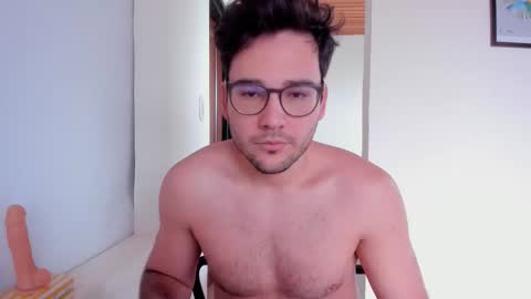 Vito Ferrer online show from November 24, 12:05 pm