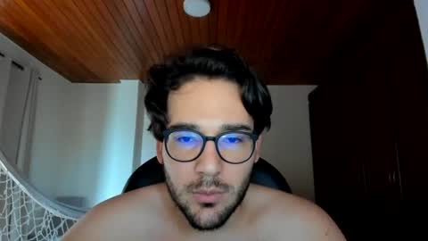 Snapshot of vito_ferrero chatting on July 7, 6:23 pm Vito Ferrer online show from July 7, 6:23 pm