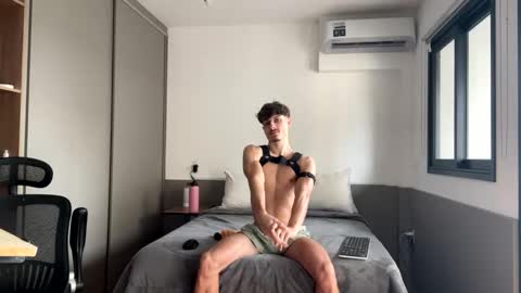 Snapshot of vitoraugustoxxx chatting on October 4, 3:10 pm vitoraugustoxxx online show from October 4, 3:10 pm
