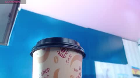 Snapshot of vitoria23_ chatting on January 7, 1:46 pm victoria 3 online show from January 7, 1:46 pm