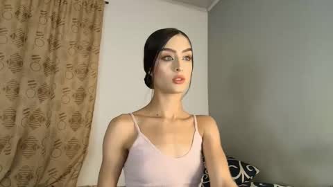 vitoriia_ online show from May 14, 1:01 am