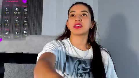 Snapshot of vittoria_conti_ chatting on July 6, 5:59 pm vittoria online show from July 6, 5:59 pm