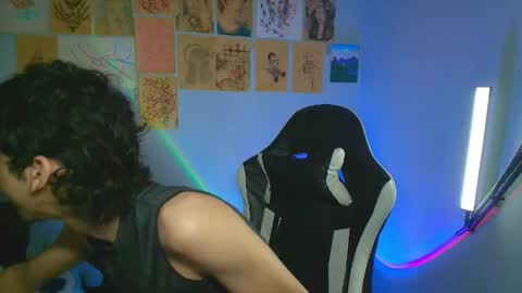 Snapshot of vittorio_cerati chatting on April 23, 4:46 am new acount online show from April 23, 4:46 am