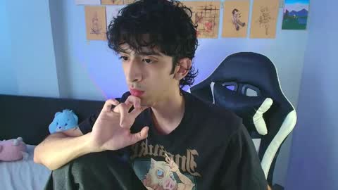Snapshot of vittorio_cerati chatting on April 27, 4:27 pm new acount online show from April 27, 4:27 pm