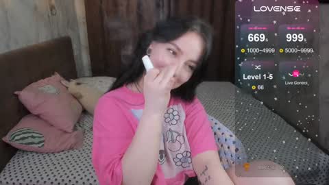 Snapshot of vivi__squirrel chatting on January 30, 9:15 am Vivi   online show from January 30, 9:15 am