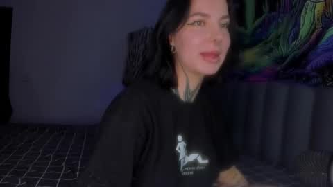 Snapshot of vivi__squirrel chatting on September 18, 7:21 am Vivi   online show from September 18, 7:21 am