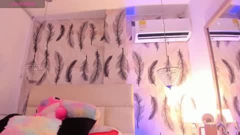 Snapshot of vivi_prinncess chatting on October 25, 10:48 pm Viviana online show from October 25, 10:48 pm