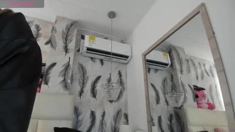 Snapshot of vivi_prinncess chatting on October 26, 2:01 pm Viviana online show from October 26, 2:01 pm