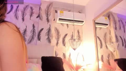 Snapshot of vivi_prinncess chatting on November 10, 12:20 am Viviana online show from November 10, 12:20 am