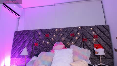 Snapshot of vivi_prinncess chatting on December 3, 1:46 am Viviana online show from December 3, 1:46 am