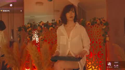 vivi_west online show from April 18, 7:07 pm