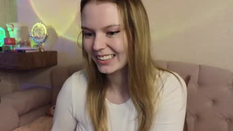 Snapshot of vivian_alison chatting on July 1, 5:56 pm vivian_alison online show from July 1, 5:56 pm