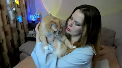 Snapshot of vivian_alison chatting on July 7, 6:12 pm vivian_alison online show from July 7, 6:12 pm