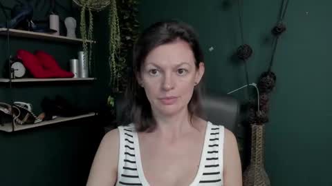 Vivian online show from March 11, 6:53 am