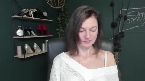 Vivian online show from September 27, 6:29 am