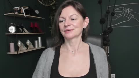 Vivian online show from October 16, 6:25 am