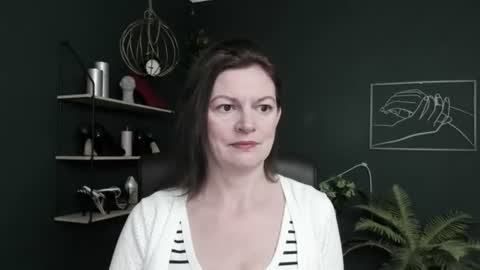 Vivian online show from June 17, 6:27 am