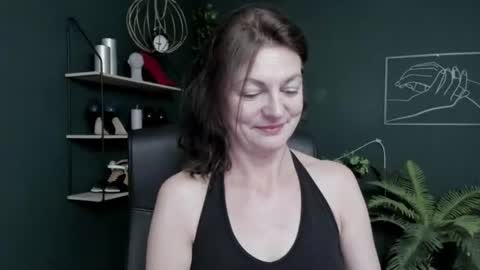 Vivian online show from July 17, 7:26 am