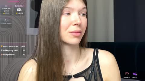 Snapshot of vivian_evans_ chatting on February 9, 4:04 am Vivian Evans online show from February 9, 4:04 am