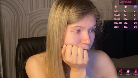 Snapshot of vivian_evans_ chatting on October 24, 1:13 am Vivian Evans online show from October 24, 1:13 am