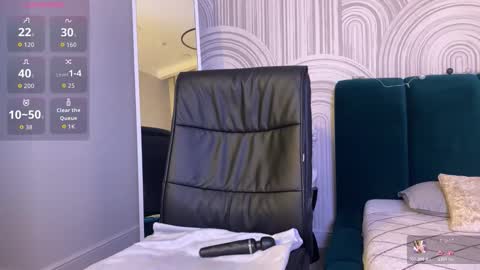 Vivian Evans online show from December 16, 2:05 am