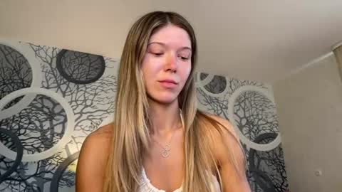 Snapshot of vivian_evans_ chatting on June 22, 3:25 am Vivian Evans online show from June 22, 3:25 am