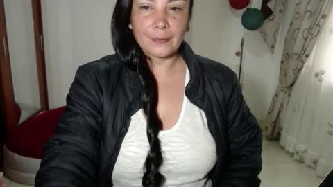 vivian_milf_paint online show from February 3, 11:48 am