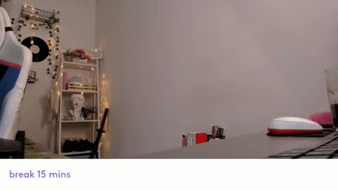 vivian_qwerty online show from December 25, 7:14 am