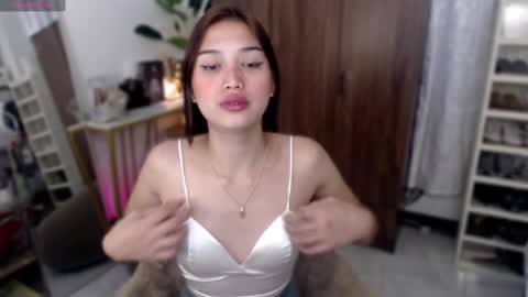 Snapshot of vivian_roberts chatting on November 11, 2:33 am Vivian online show from November 11, 2:33 am