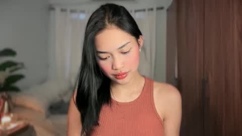 Snapshot of vivian_roberts chatting on May 23, 2:17 am Vivian online show from May 23, 2:17 am