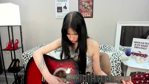 VivianCaro online show from April 16, 9:39 pm