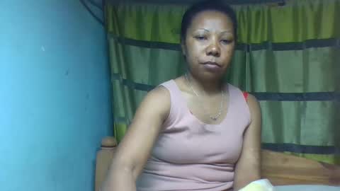 Snapshot of viviane0812 chatting on October 27, 12:47 am viviane0812 online show from October 27, 12:47 am
