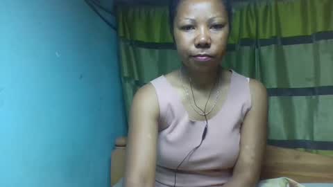 Snapshot of viviane0812 chatting on October 29, 3:47 pm viviane0812 online show from October 29, 3:47 pm