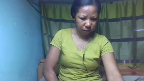 Snapshot of viviane0812 chatting on November 4, 6:45 am viviane0812 online show from November 4, 6:45 am
