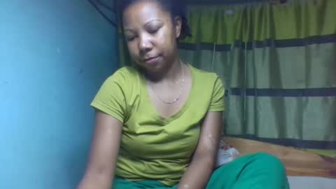 Snapshot of viviane0812 chatting on November 25, 10:10 pm viviane0812 online show from November 25, 10:10 pm