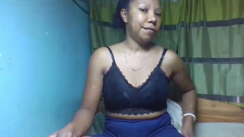 Snapshot of viviane0812 chatting on December 3, 6:10 am viviane0812 online show from December 3, 6:10 am