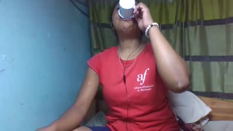 Snapshot of viviane0812 chatting on December 14, 10:14 pm viviane0812 online show from December 14, 10:14 pm