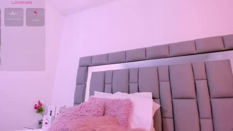 Vivi online show from October 3, 12:02 pm