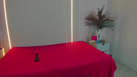 vivianowen9 online show from May 2, 12:32 pm