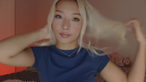 vivianwinters online show from November 11, 1:27 am