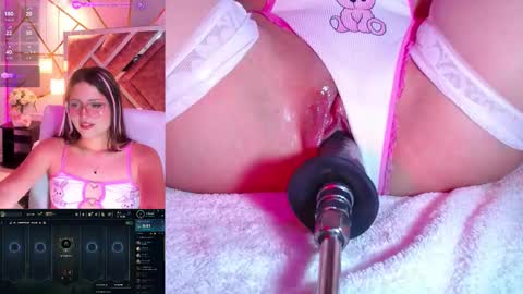 Snapshot of vivicute_ chatting on September 14, 2:16 pm Vivian online show from September 14, 2:16 pm